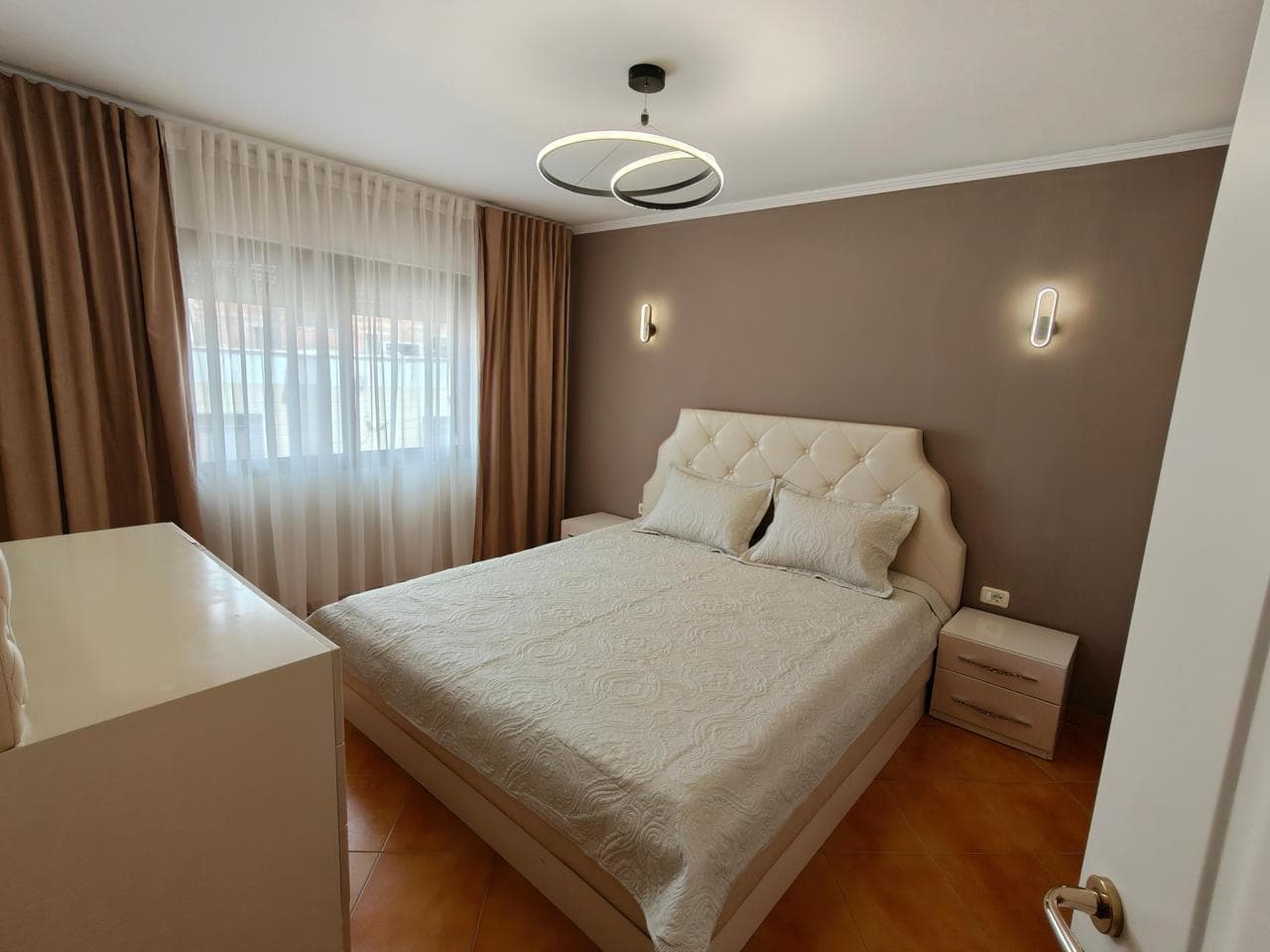 Shitet apartament 1+1 tek Selvia 4