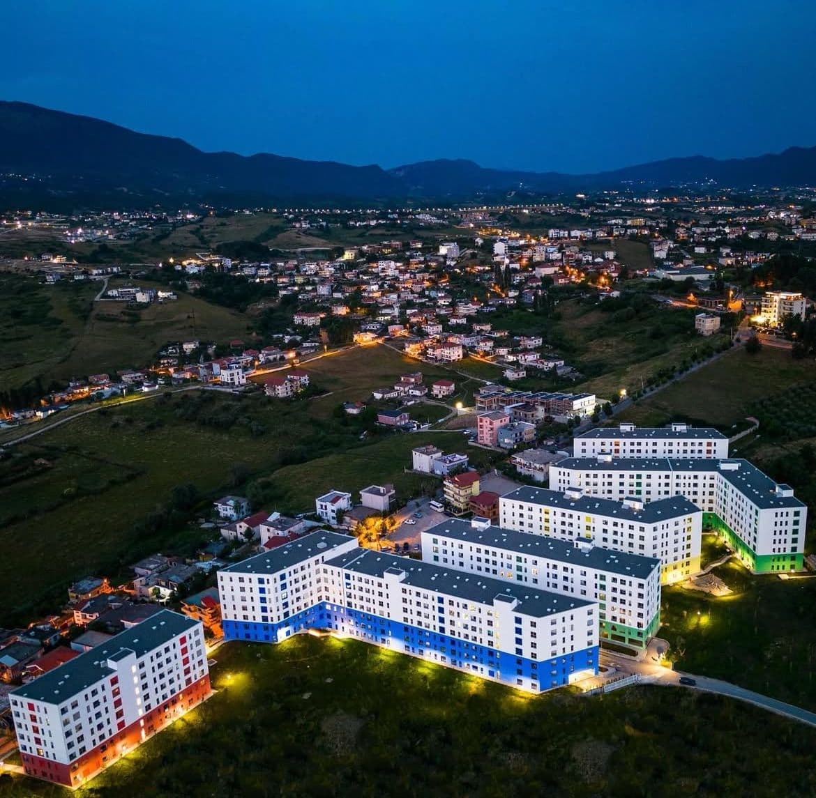 Shitet Apartament 3+1+2 ne Ali Dem