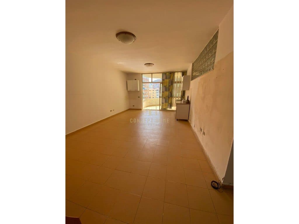 Apartament 2+1 Për Shitje tek Komuna e Parisit, Tirana - 180,000€ , 80 m²