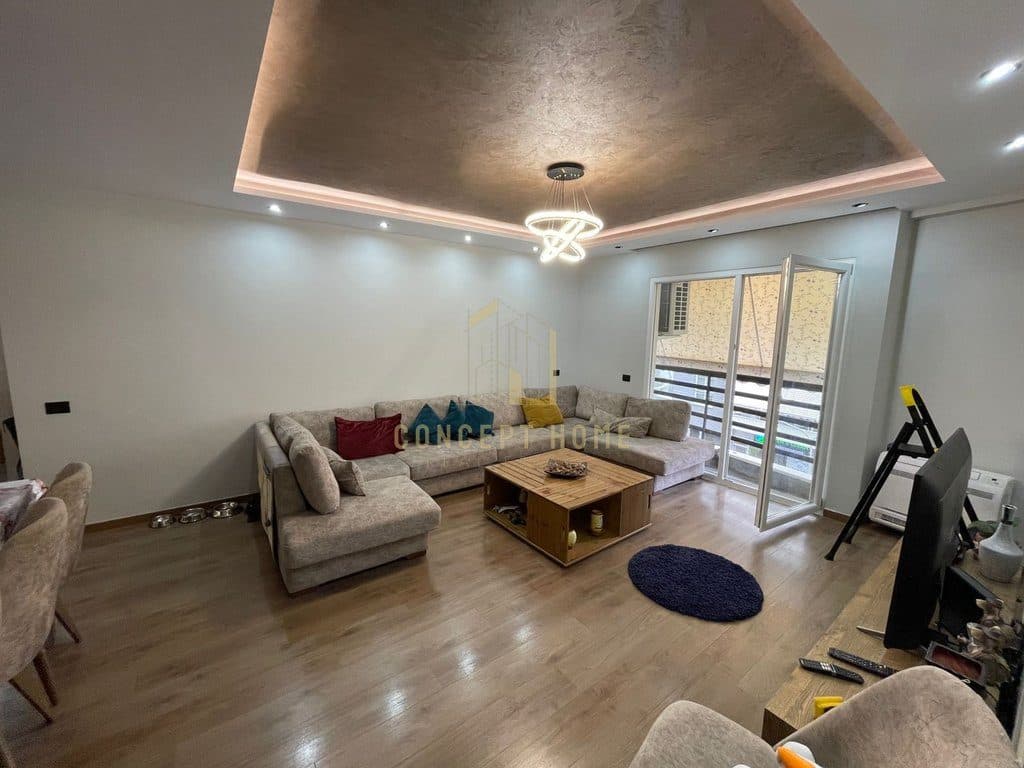 Jepet me qera apartamenti 2+1 tek 4