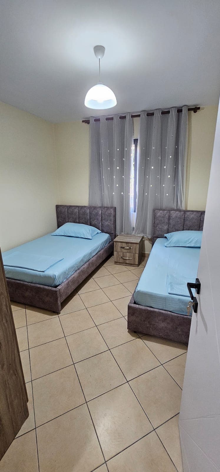 Jepet me qera apartamnet 2+1 Porcelan 2