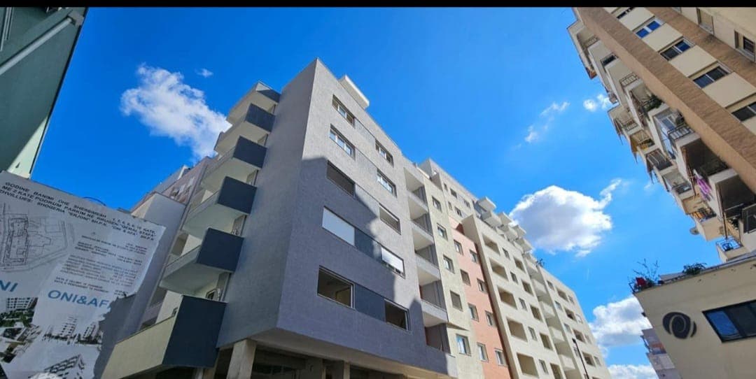 Shitet apartament 2+1+2 Ballkone Te Pazari i Ri / 281.000 Euro 2