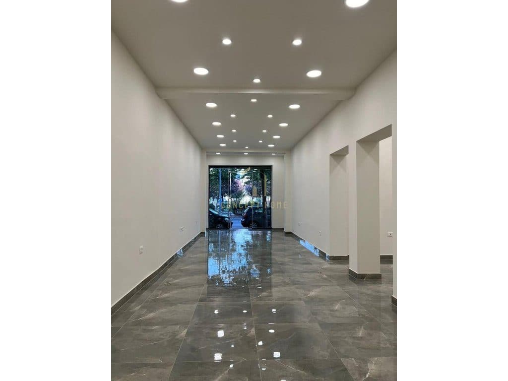 Dyqan 1+1 Me Qira në Stadiumi Dinamo, Tiranë - 2500€ | 67 m²