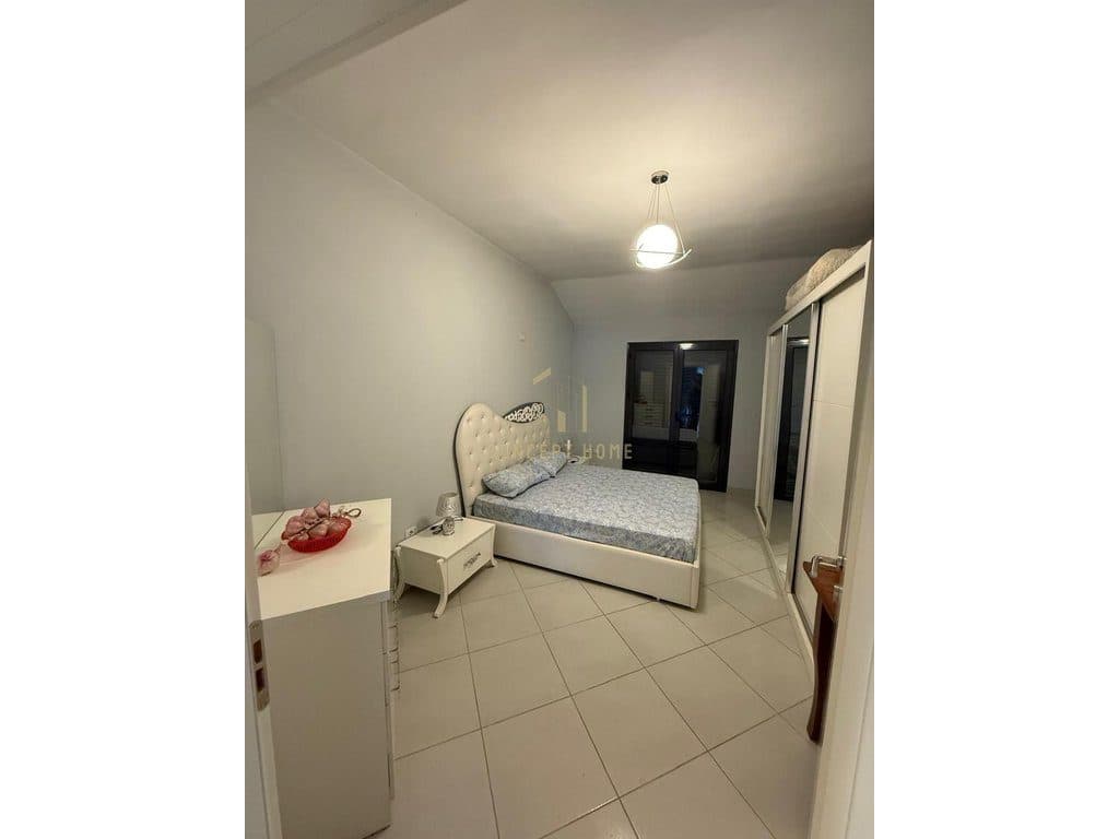 Jepet me qera apartament 2+1 ne Insitut prane Universitetit Bujqesor te Tiranes 4