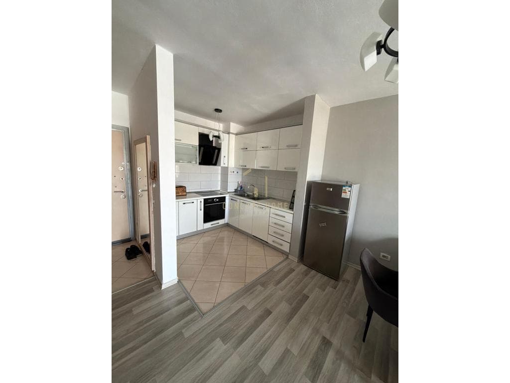 Jepet me qera apartament 2+1 ne Yzberisht 3