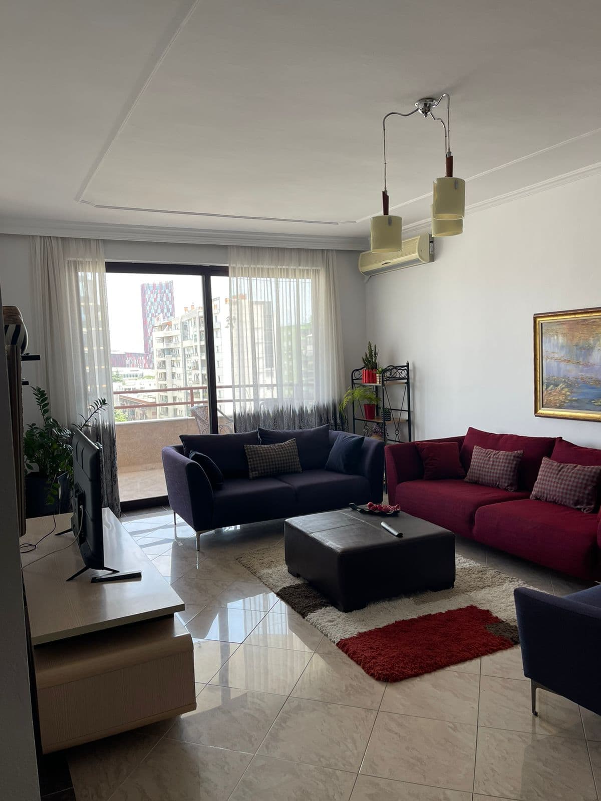 Apartament 2+1+2 për Qira në Blloku, Tiranë - 800€ | 140 m²