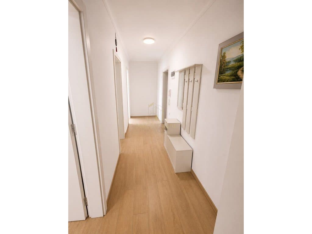 Jepet me qera apartament 2+1 tek 9 kateshet 9 2