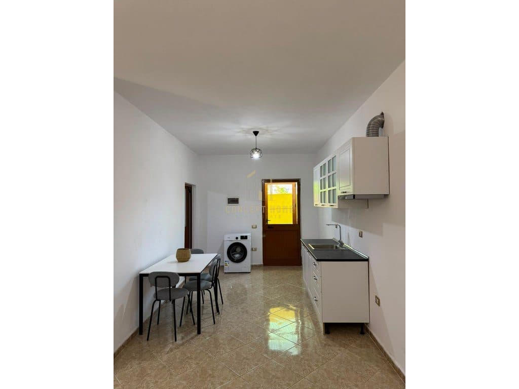 Jepet me qera apartament 1+1 ne Ali Dem