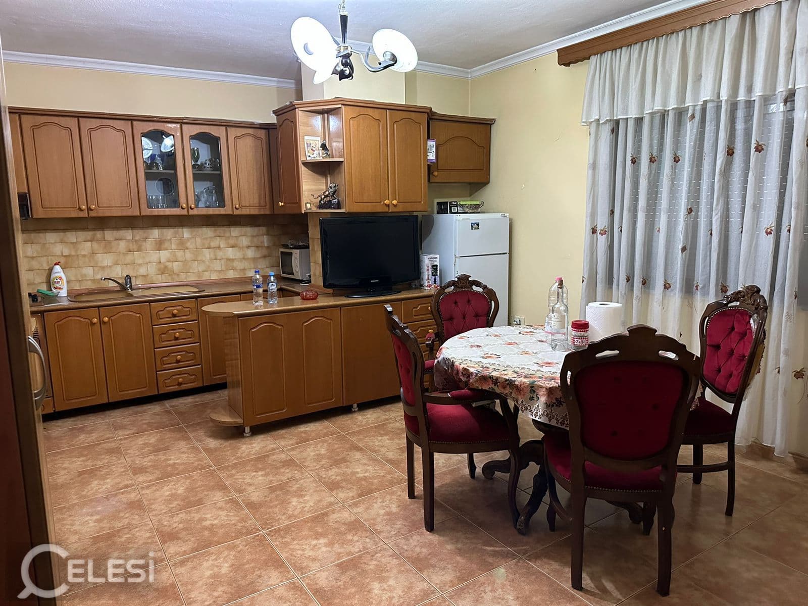 Shitet Apartament 3+1+2 tek Ish Blloku 2
