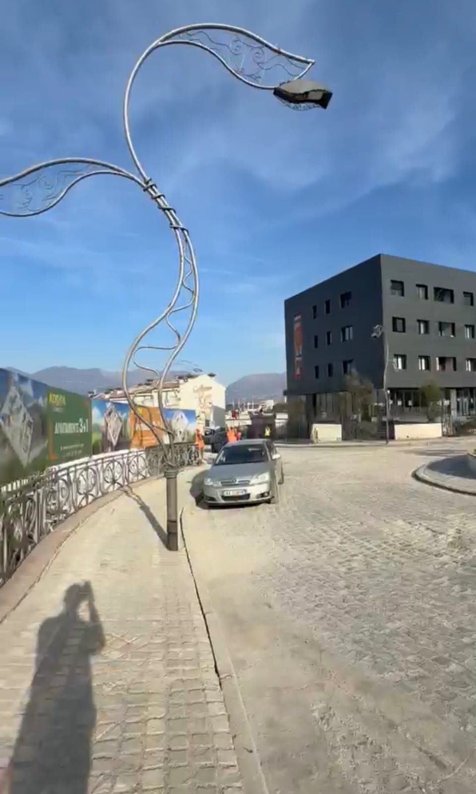 Shitet Apartament 2+1+2 tek Kodra e Diellit 2 2