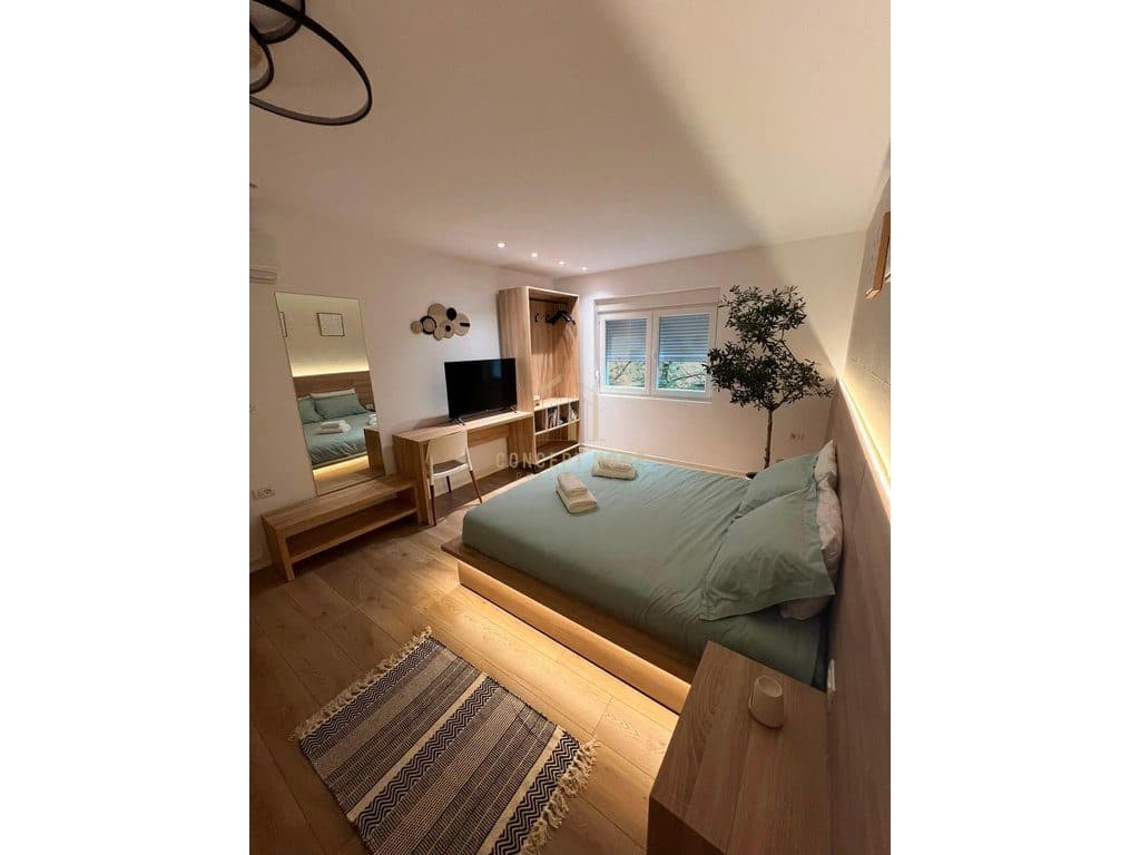 Jepet me qera apartament 1+1 Ne Qender