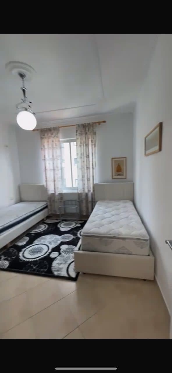 Jepet apartament me qera 2+1+post parkimi tek Kodra e Diellit 4