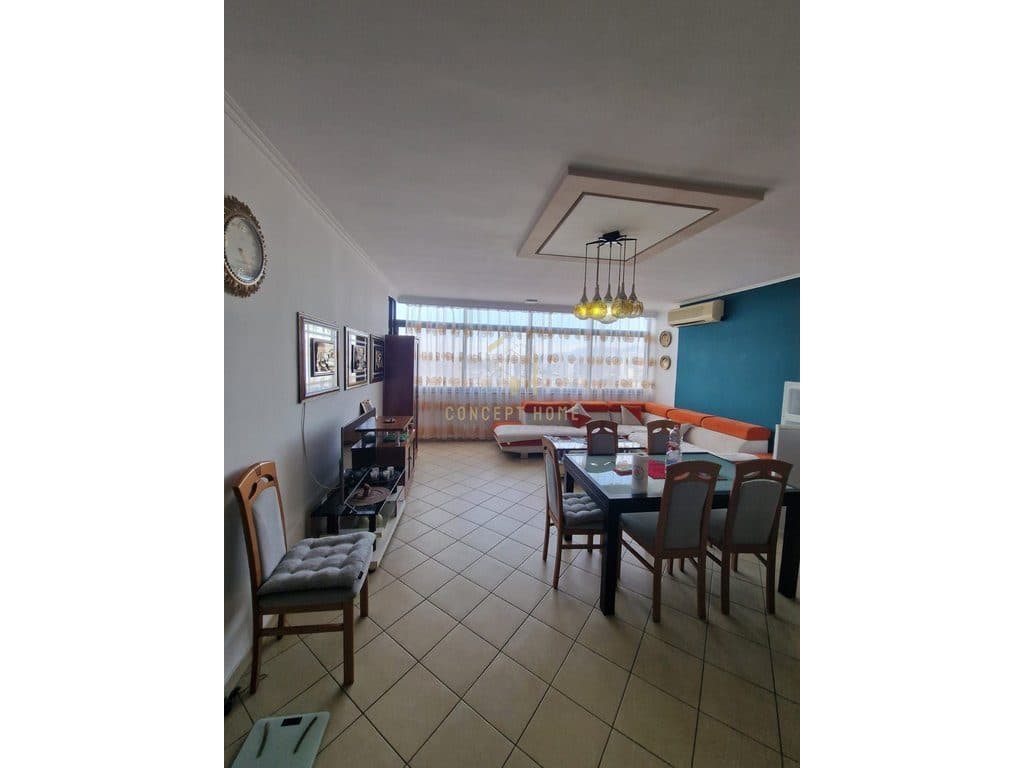 Shitet apartament 3+1+2+3 Perball Delijorgjit/Rr.Kavajes 4