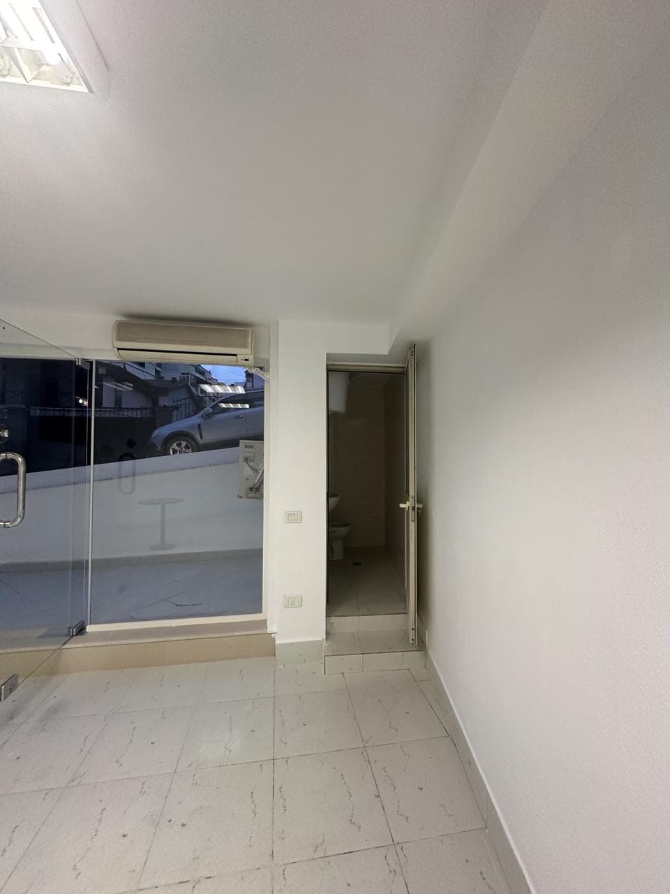 Dyqan me qira tek Kodra e Diellit, Tiranë - 400€ | 25 m² 3