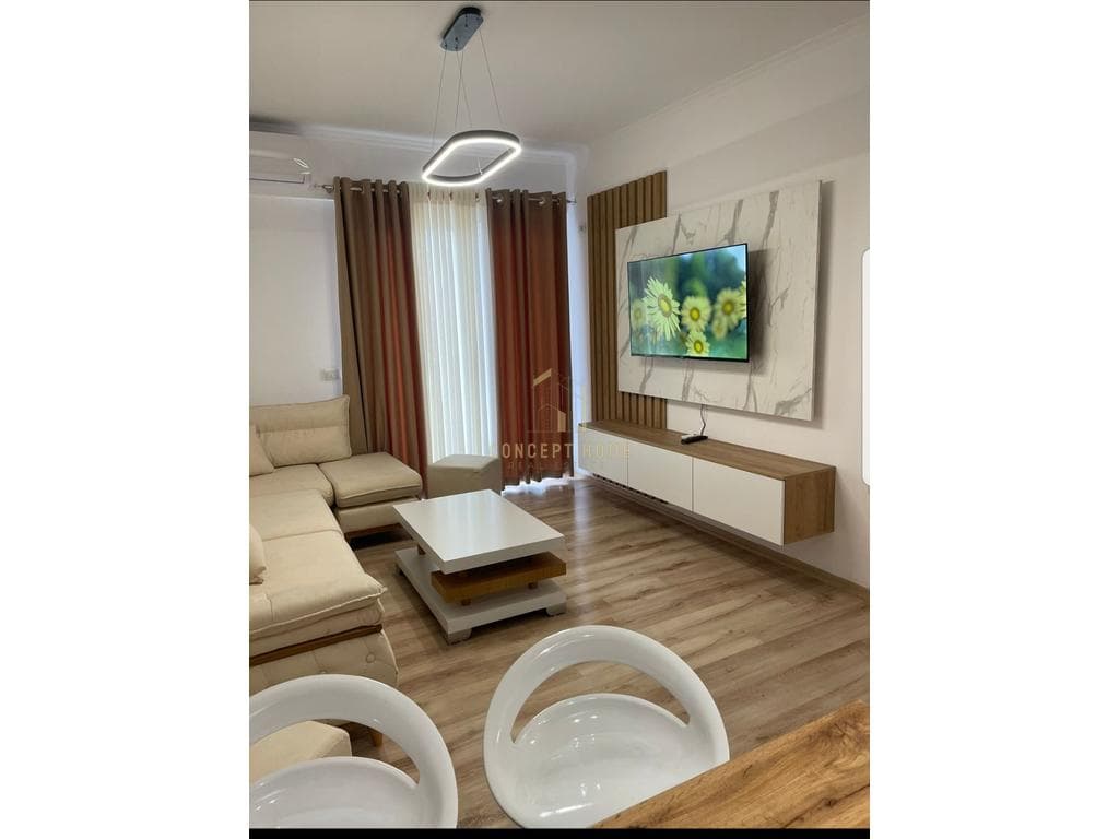 Shitet apartament 1+1 tek Ish Fusha e Aviacionit