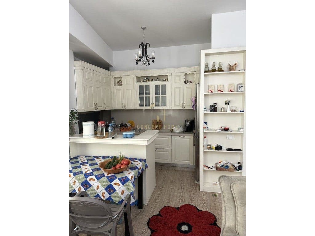 Shitet apartament 3+1+Post Parkimi te 21 Djetori 4