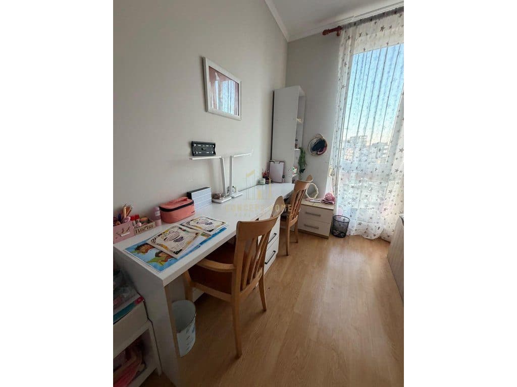 Jepet me qera Apartament 2+1+2 tek 21 Dhjetori 2