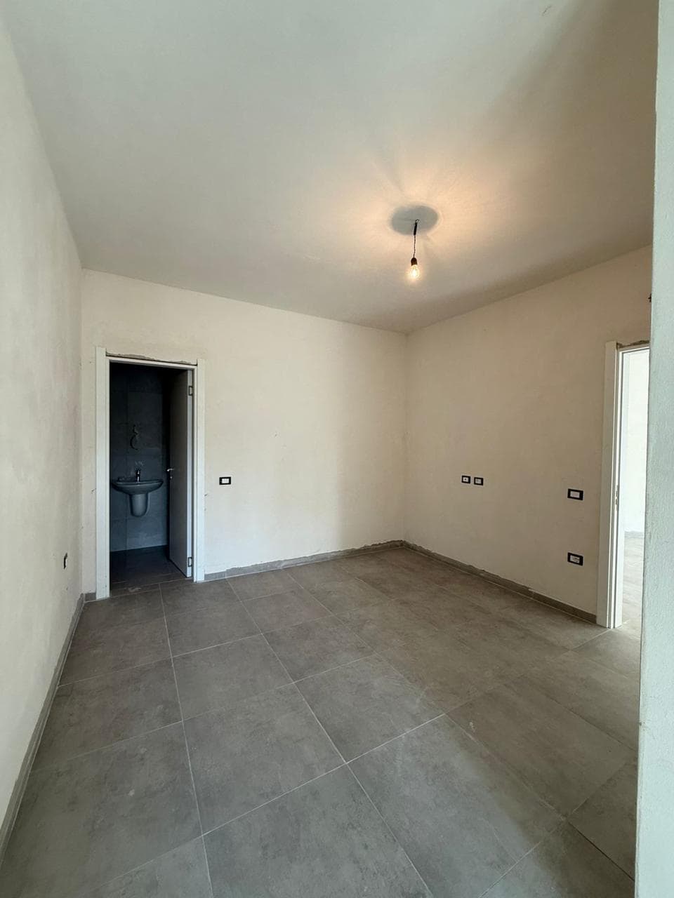 Shitet apartament 2+1+2+1 Liqeni i Thate !!! Met Invest 2