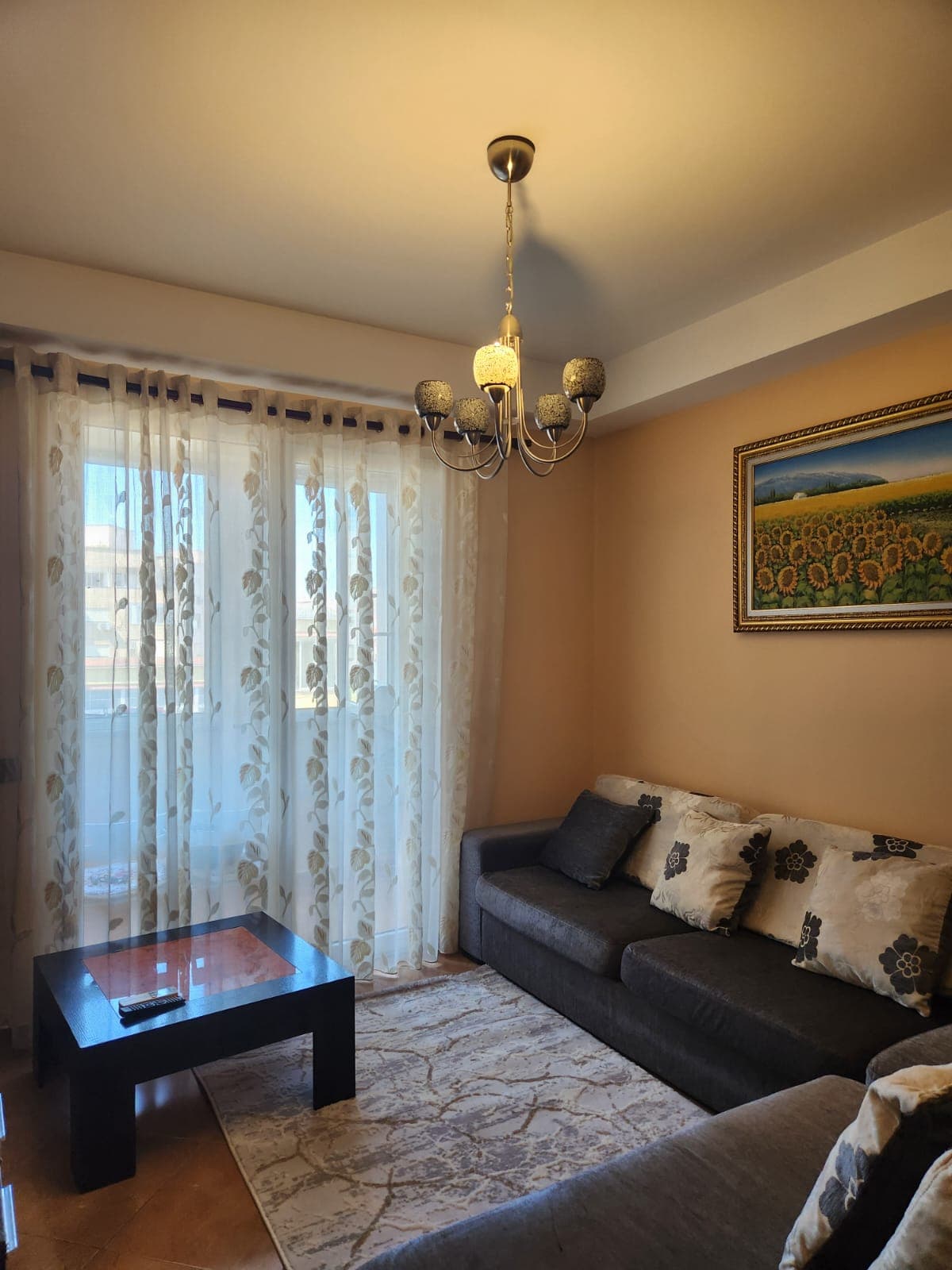 Jepet me qera Apartament 1+1 ne Fresk/Cmimi: 36.000 leke / Muaj 3