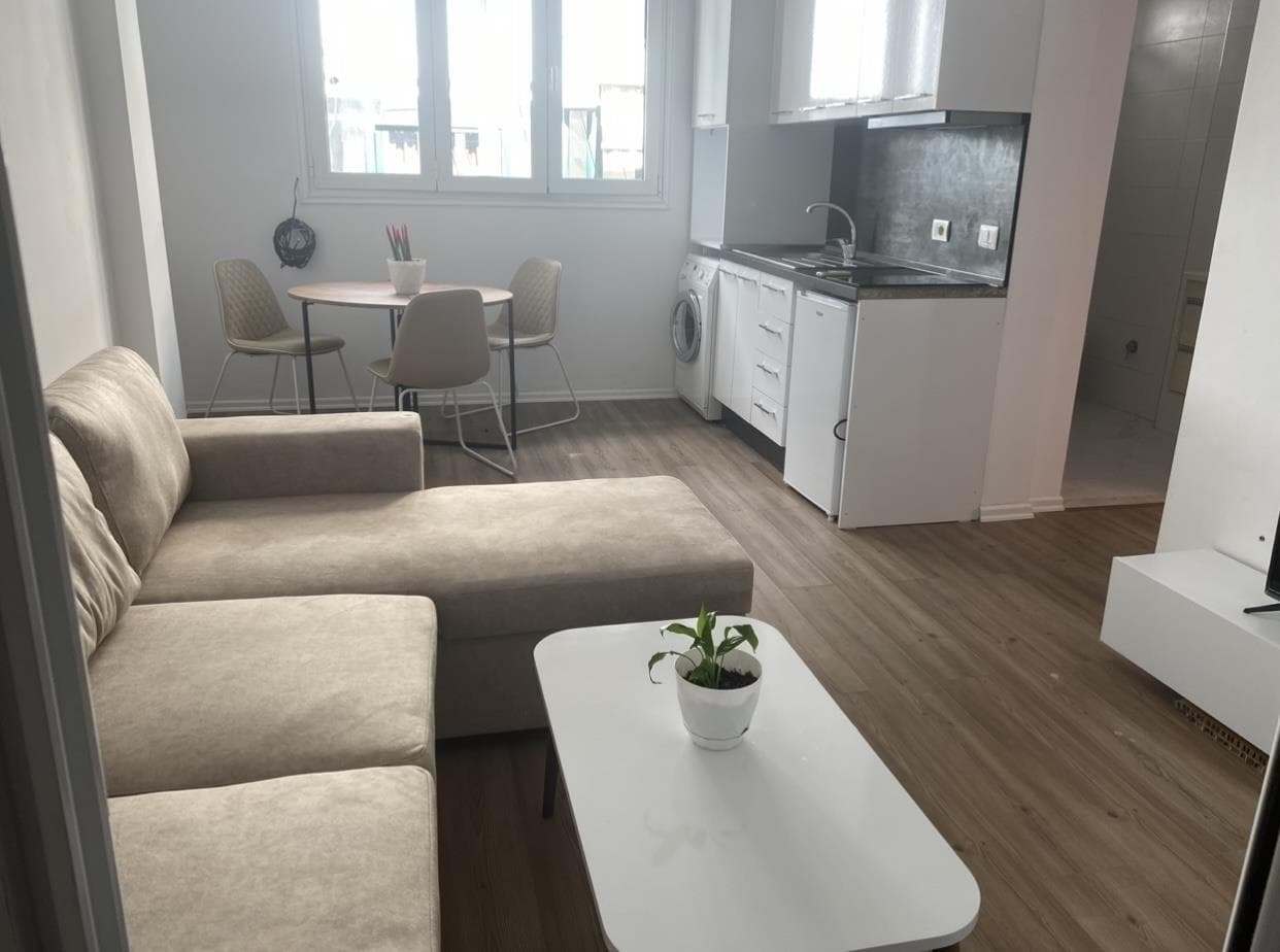 Apartament 1+1 në Shitje në Sheshi Willson, Tiranë - 126000€ | 45 m² 3