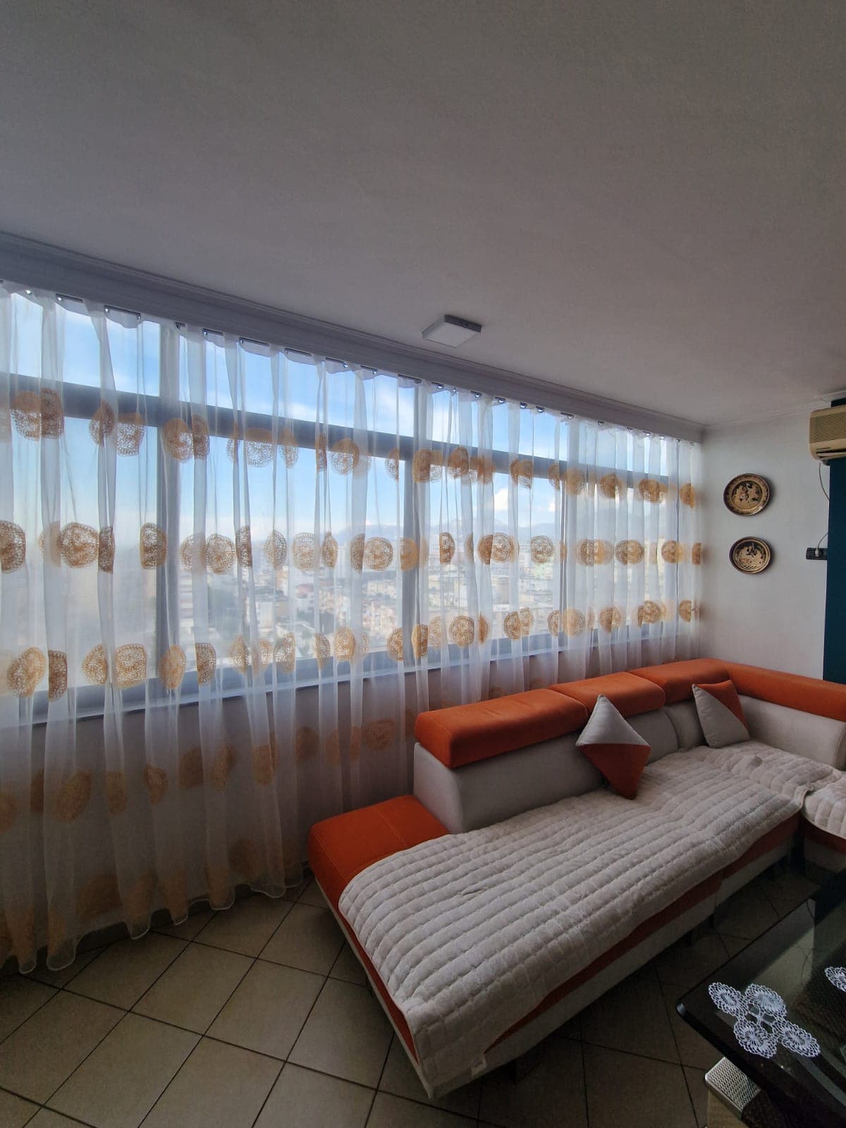 Shitet apartament 3+1+2+3 Perball Delijorgjit/Rr.Kavajes 2
