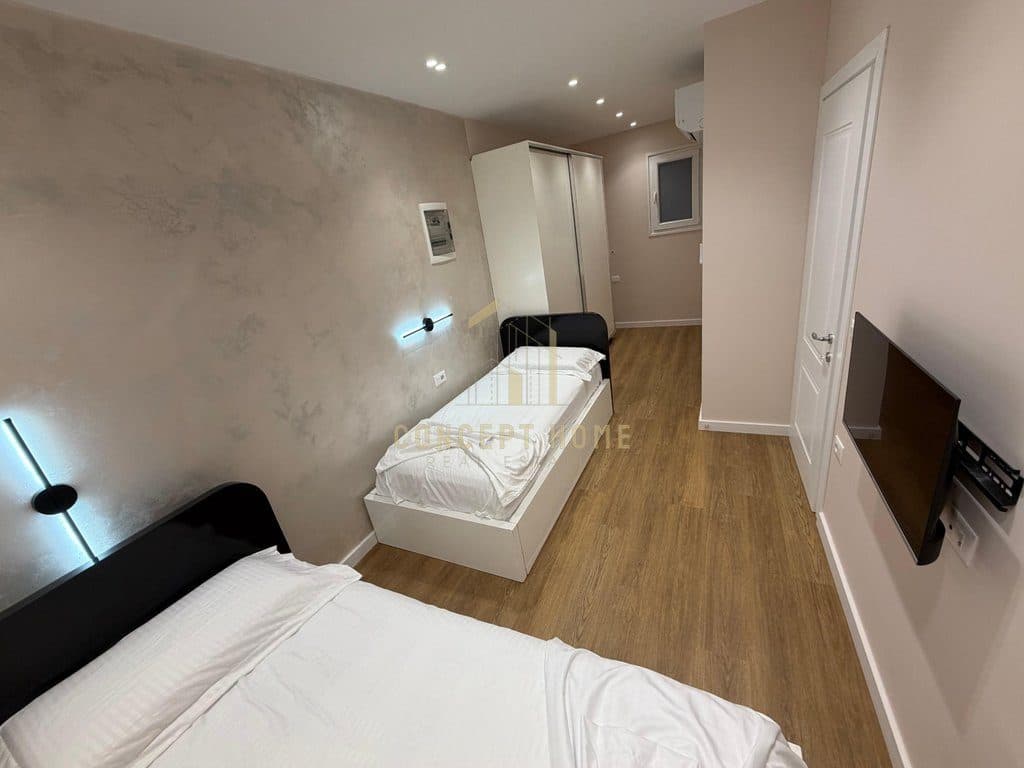 Jepet apartament me qera 1+1 ne Shkoze. 2