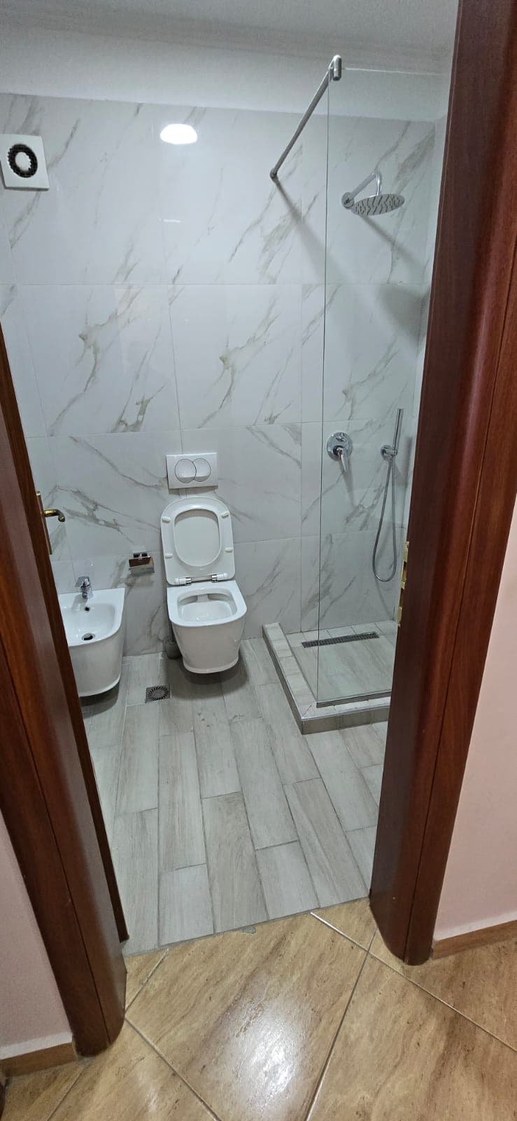 Shitet apartament 1+1 Te Rruga e Kavajes 2