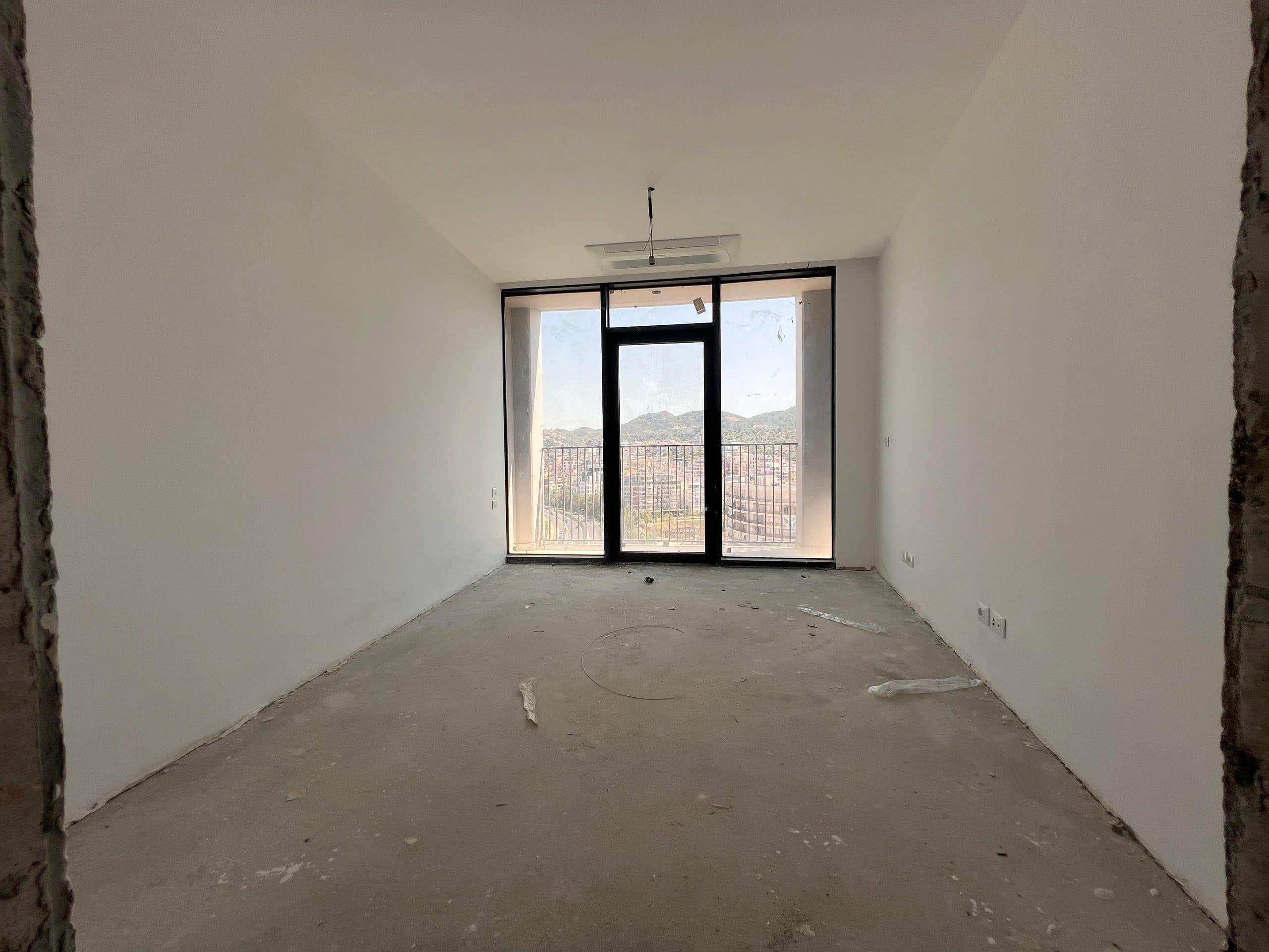 ? Shitet apartament 2+1+2 tek Liqeni Artificial, Lake View 3