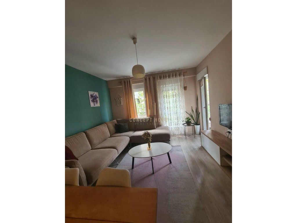 Jepet me qera apartament 1+1 tek 21 Dhjetori