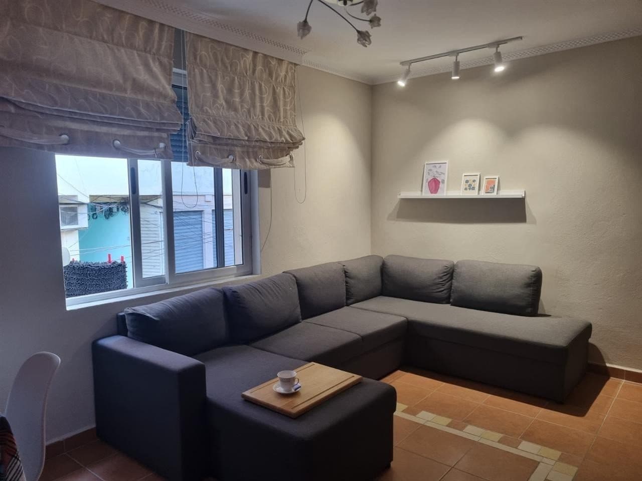 Jepet apartament me qera 1+1 ne Ali Dem