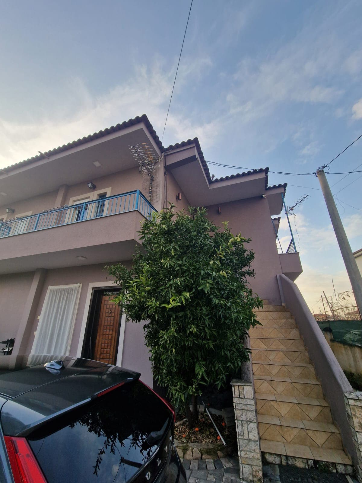 Shtëpi 2 kateshe Për Shitje prane ,Qendra Tregtare QTU,Univers City - 280,000€ | 230 m²