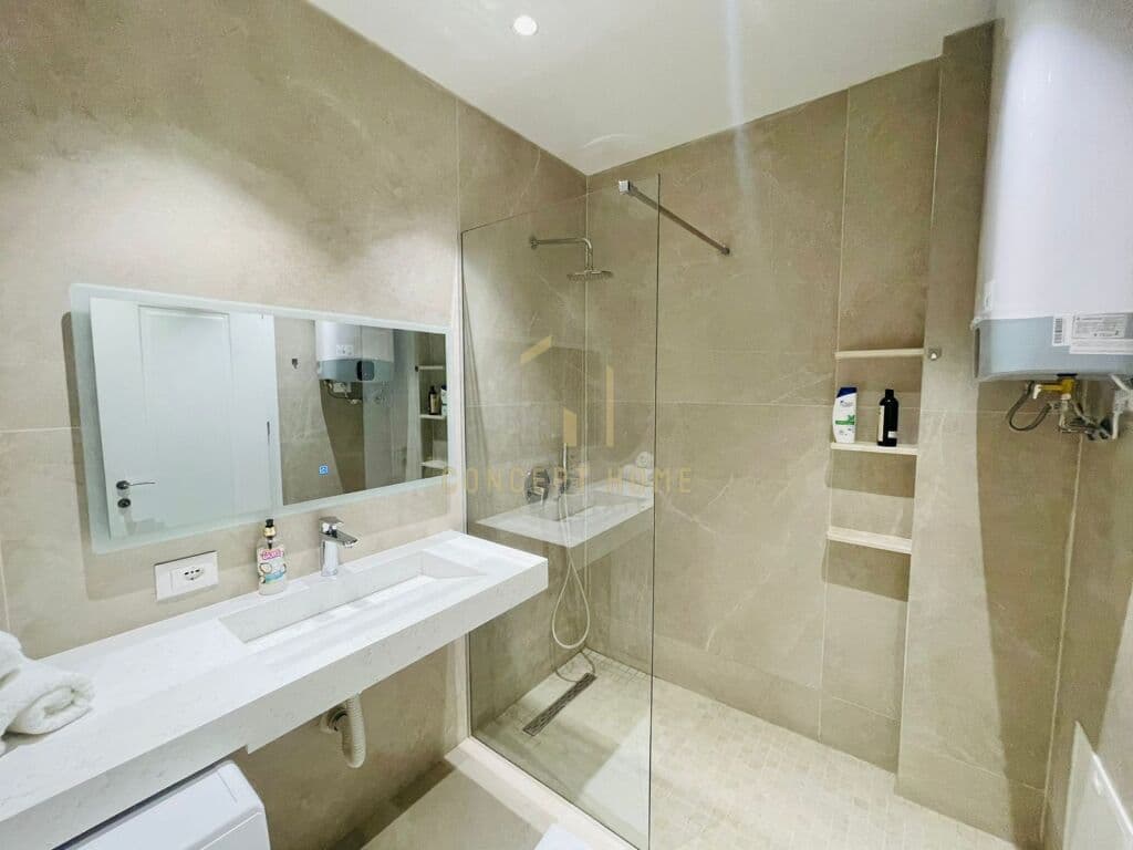Jepet Apartament 1+1 Ne Qender 3
