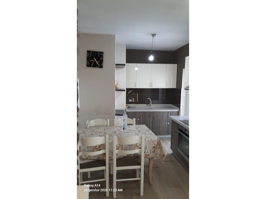 Jepet me qera apartament 2+1 ne Laprake.