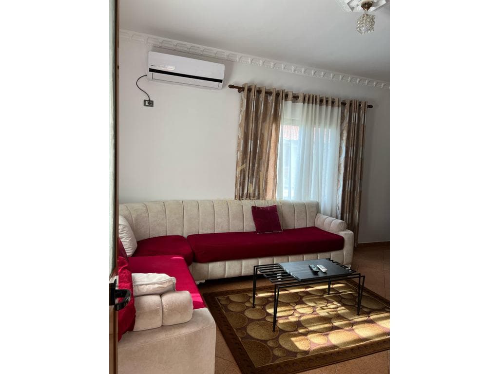 Jepet me qera qera Apartamenti 2+1 ne 5 2