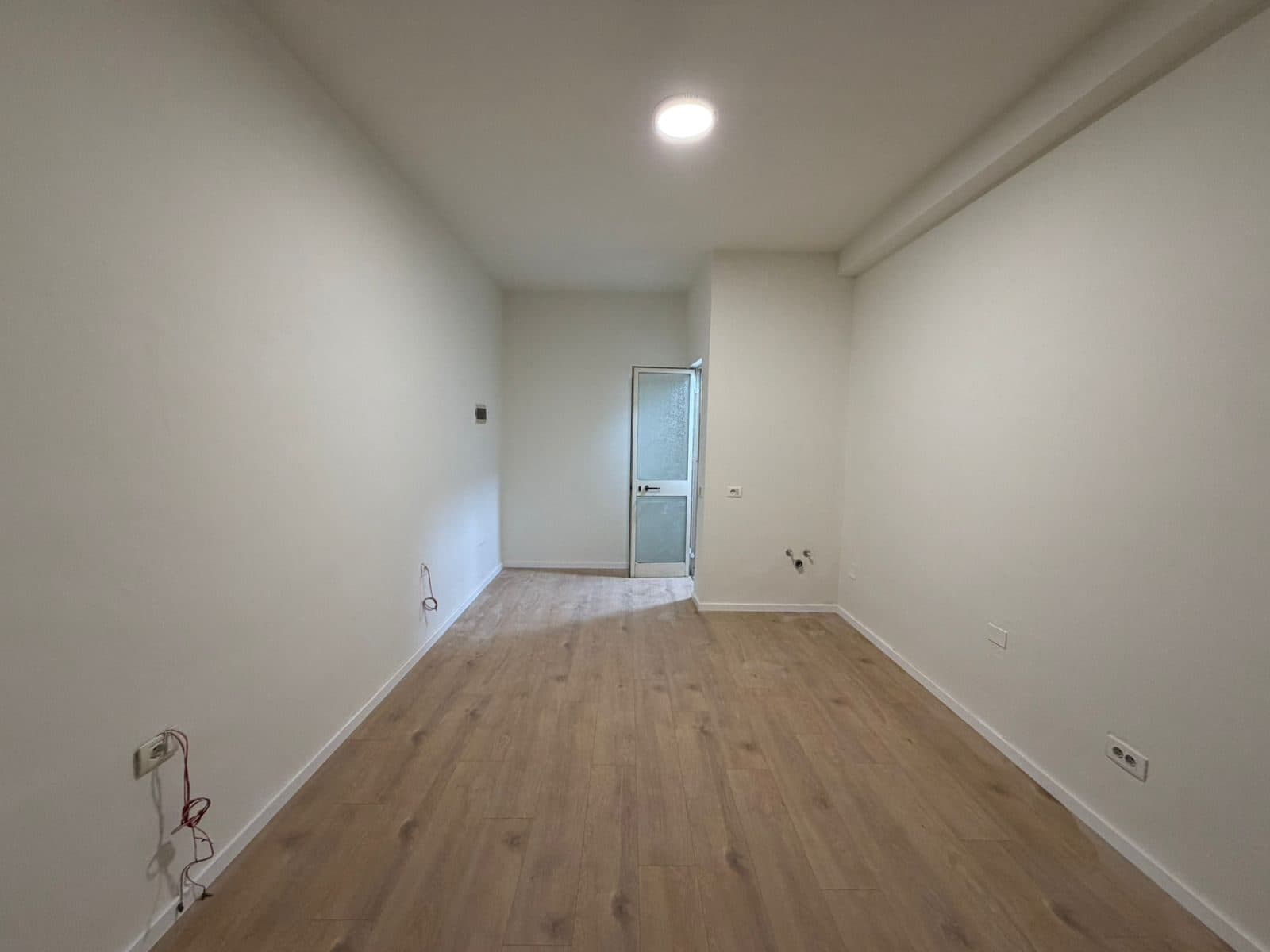 Jepet me qera Dyqan tek Sheshi Willson, Tiranë - 40.000 leke/muaji | 20 m² 2