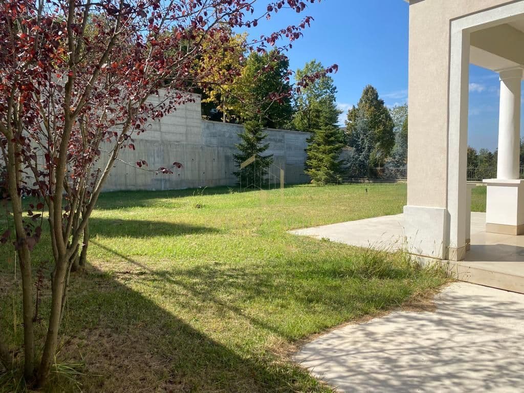 Vile me Qira tek Rolling Hills 1 , Tiranë - 5000€ | 598 m² 3