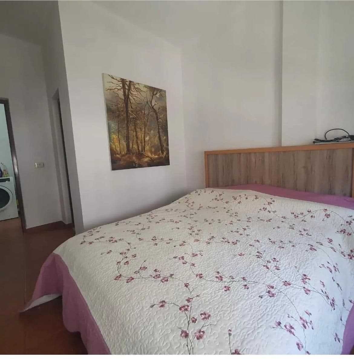 Jepet me qera Apartament 2+1+2 tek "Zogu i zi" 4
