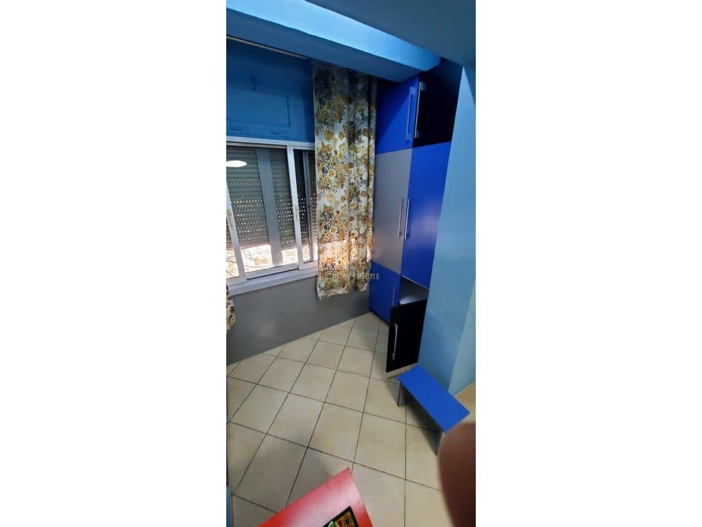 Jepet apartament me qera 2+1 Ne Rruga Bardhyl 4