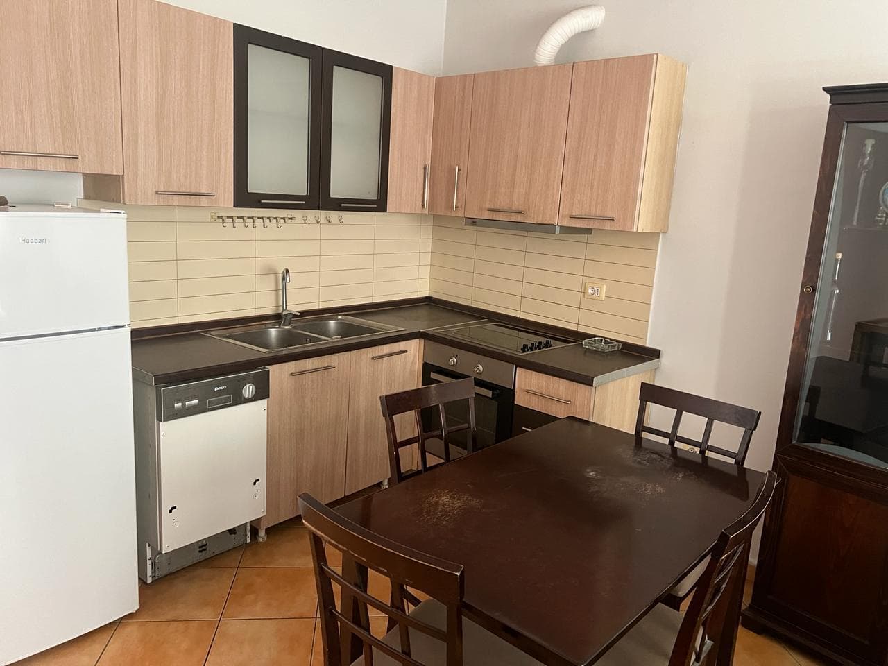 Jepet me qera Apartament 1+1 ne Astir