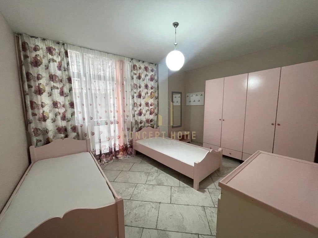 Jepet Shtepi Private me qera tek Pazari i Ri/65,000 lek 2
