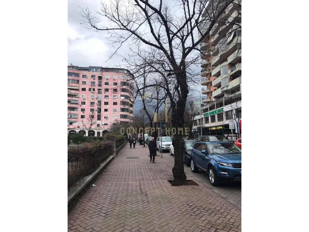 Dyqan me qira në Bllok, Tiranë - 500€ | 20 m²