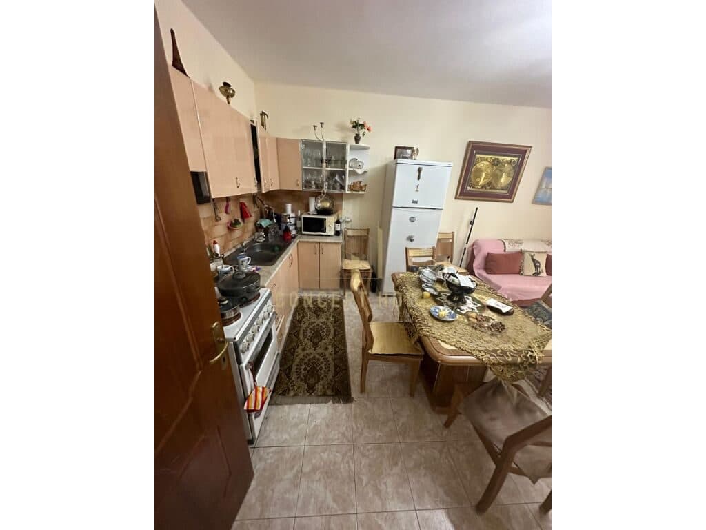 Shitet Apartament 2+1 ne Myslym Shyr 4