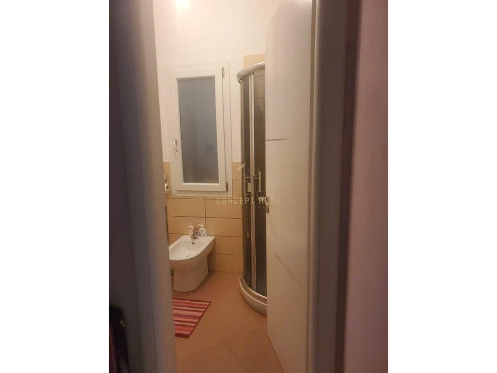 Shitet vile 2 kateshe ne Sauk 2