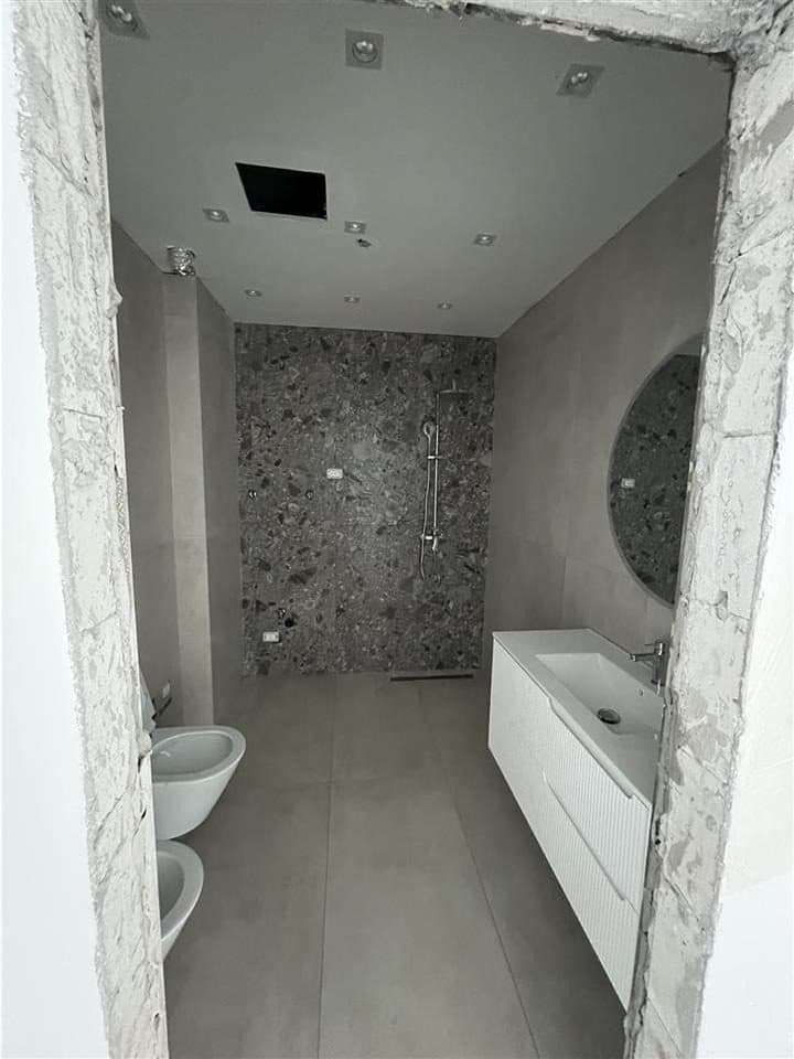 Jepet Zyre me qera 1+1 te Lake View Residence / 1200 Euro 3