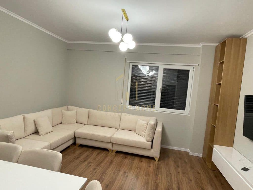 Shitet Apartament 1+1 ne Kamez 3