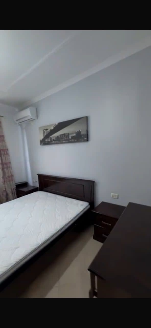 Jepet apartament me qera 2+1+post parkimi tek Kodra e Diellit 3
