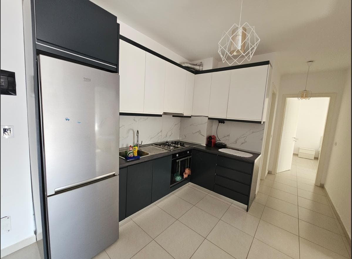 Shitet apartament 2+1+2 ne Fresk 2