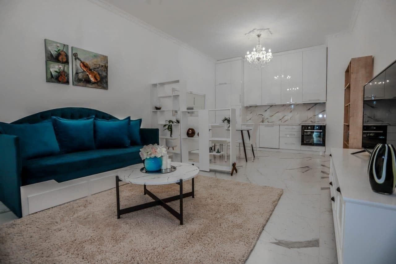 Jepet me Qira apartament 1+1 te Square 21 / 800euro