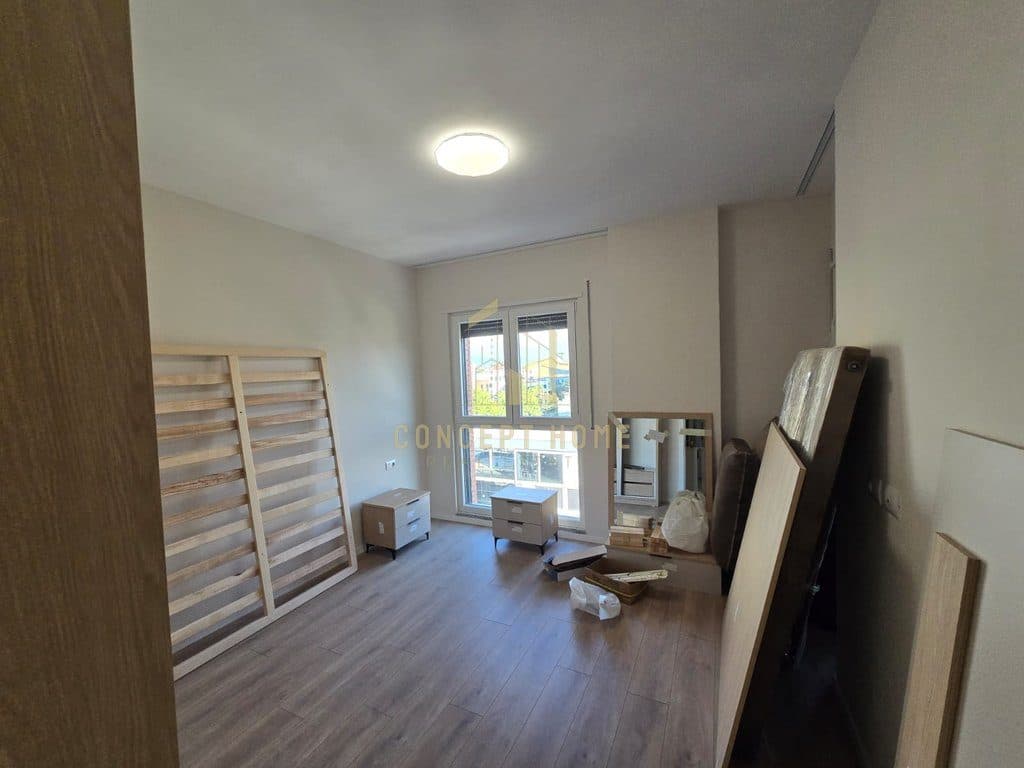 Jepet me qera apartament 1+1 ne 4