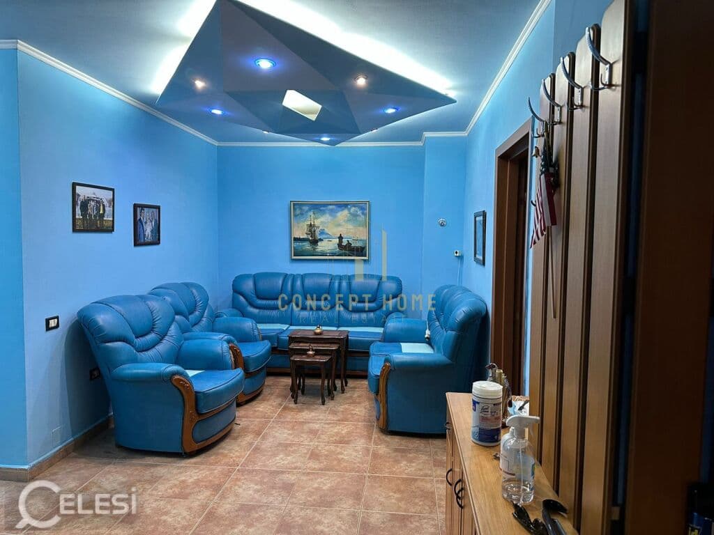 Shitet Apartament 3+1+2 tek Ish Blloku 3
